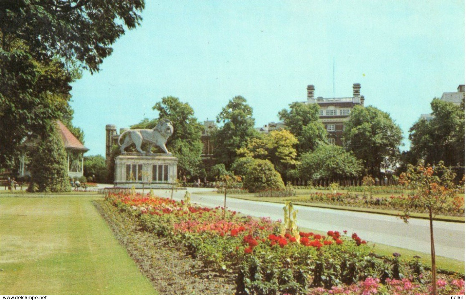 FORBURY GARDENS READING - Reading