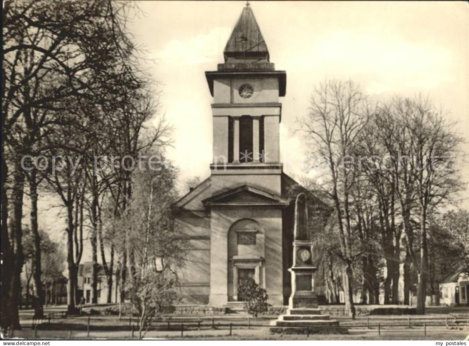 72168481 Luebtheen Kirchenplatz Denkmal Kirche Luebtheen - Lübtheen