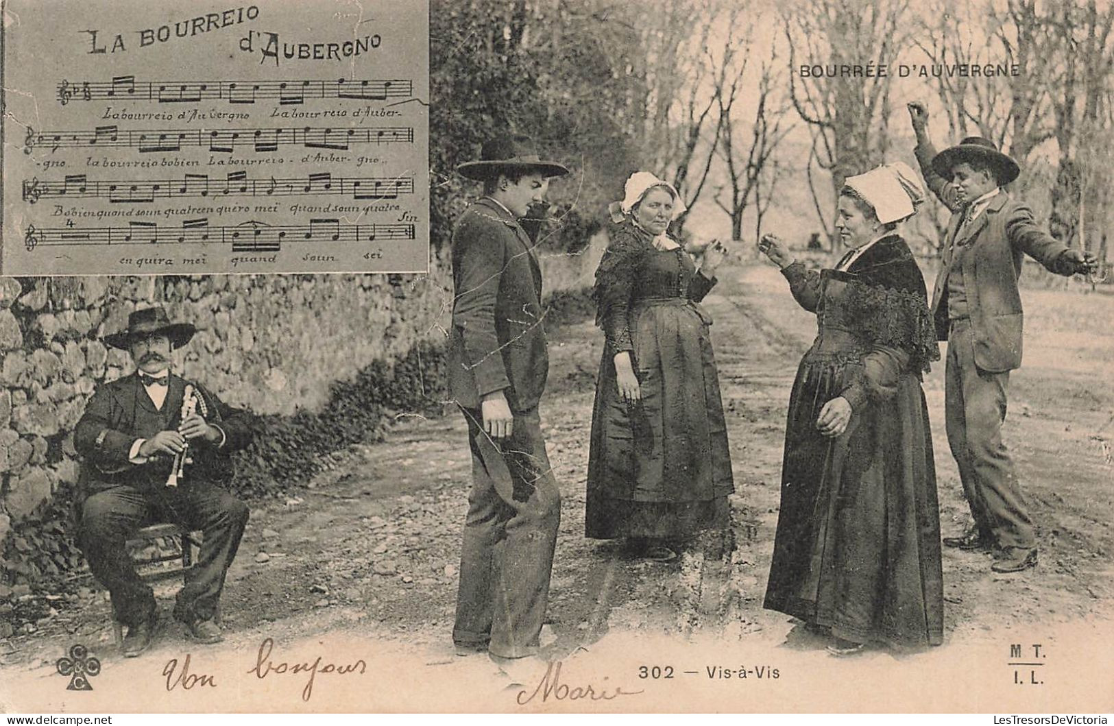 FOLKLORE - Costumes - Bourré D'Auvergne - Vis-à-vis - Carte Postale Ancienne - Costumi