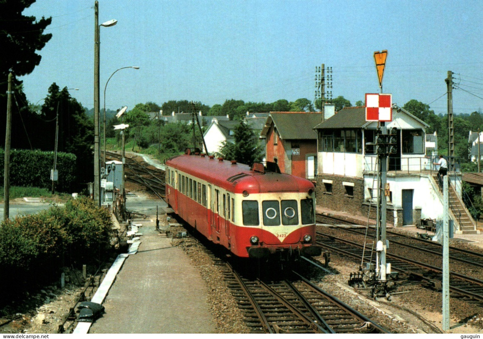 CPM - PLOUARET - Autorail En Provenance De Lannion Arrive ... Edition Asso. - Plouaret