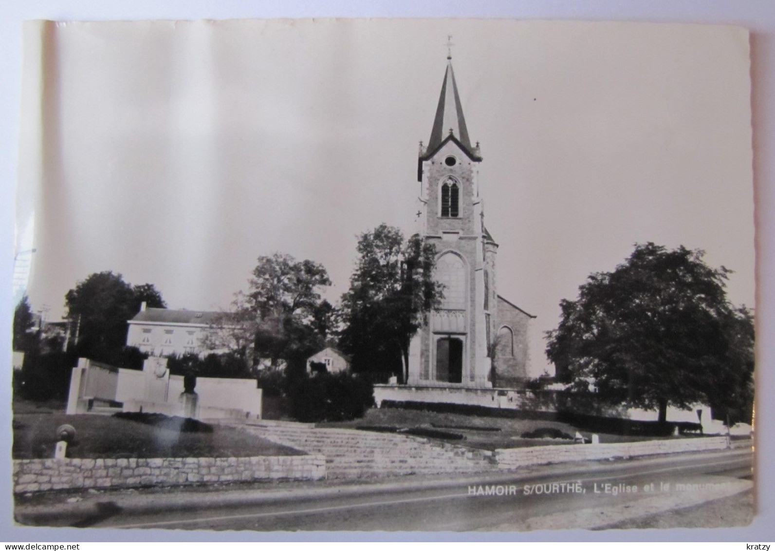 BELGIQUE - LIEGE - HAMOIR - L'Eglise Et Le Monument - Hamoir