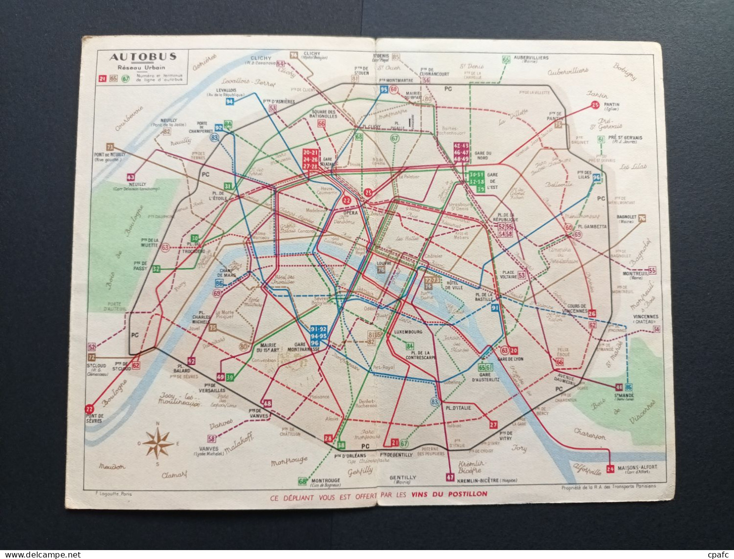 Plan De Paris Et Sa Région Par Les Autobus Et Le Métro / Illustré Par Georges Redon / Publicité Vins Postillon - Europe