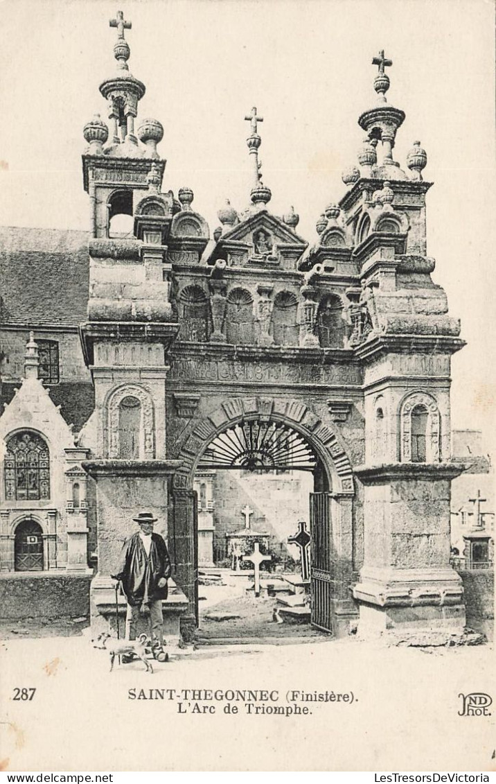 FRANCE - Saint Thegonnec (Finistère) - L'Arc De Triomphe - Chien - Carte Postale Ancienne - Saint-Thégonnec