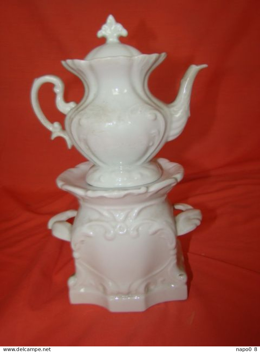 Tisannière En Porcelaine De Limoges De Couleur Blanche - Limoges (FRA)