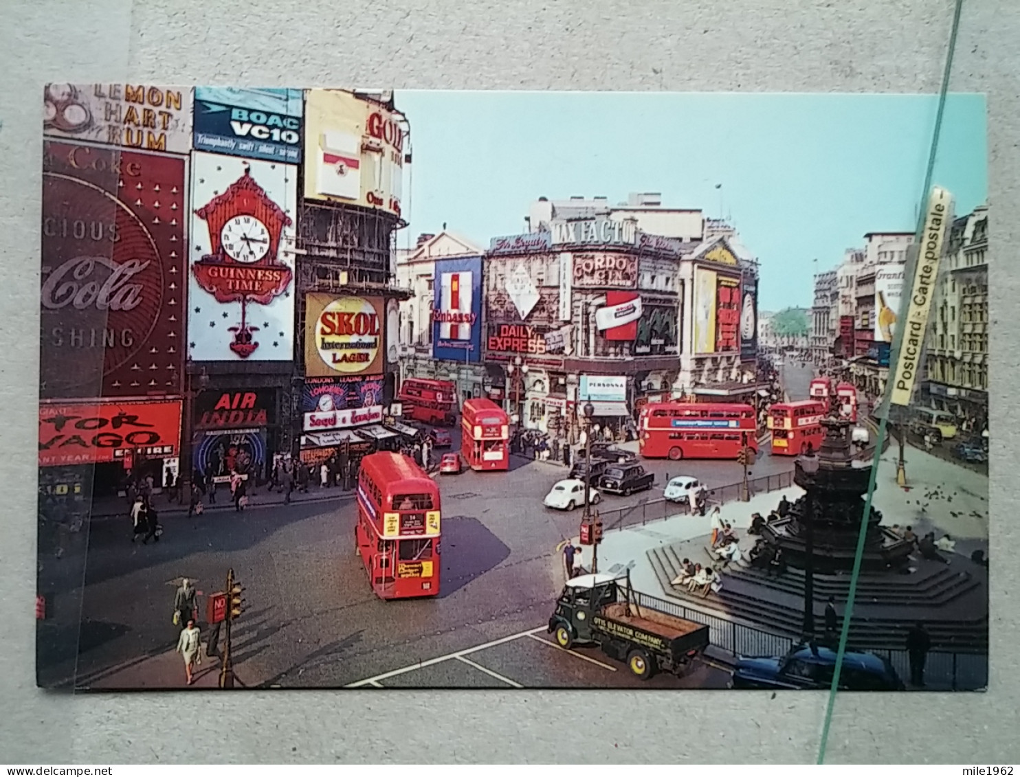 KOV 540-14 - LONDON, England, Bus, Autobus, Coca Cola - Piccadilly Circus