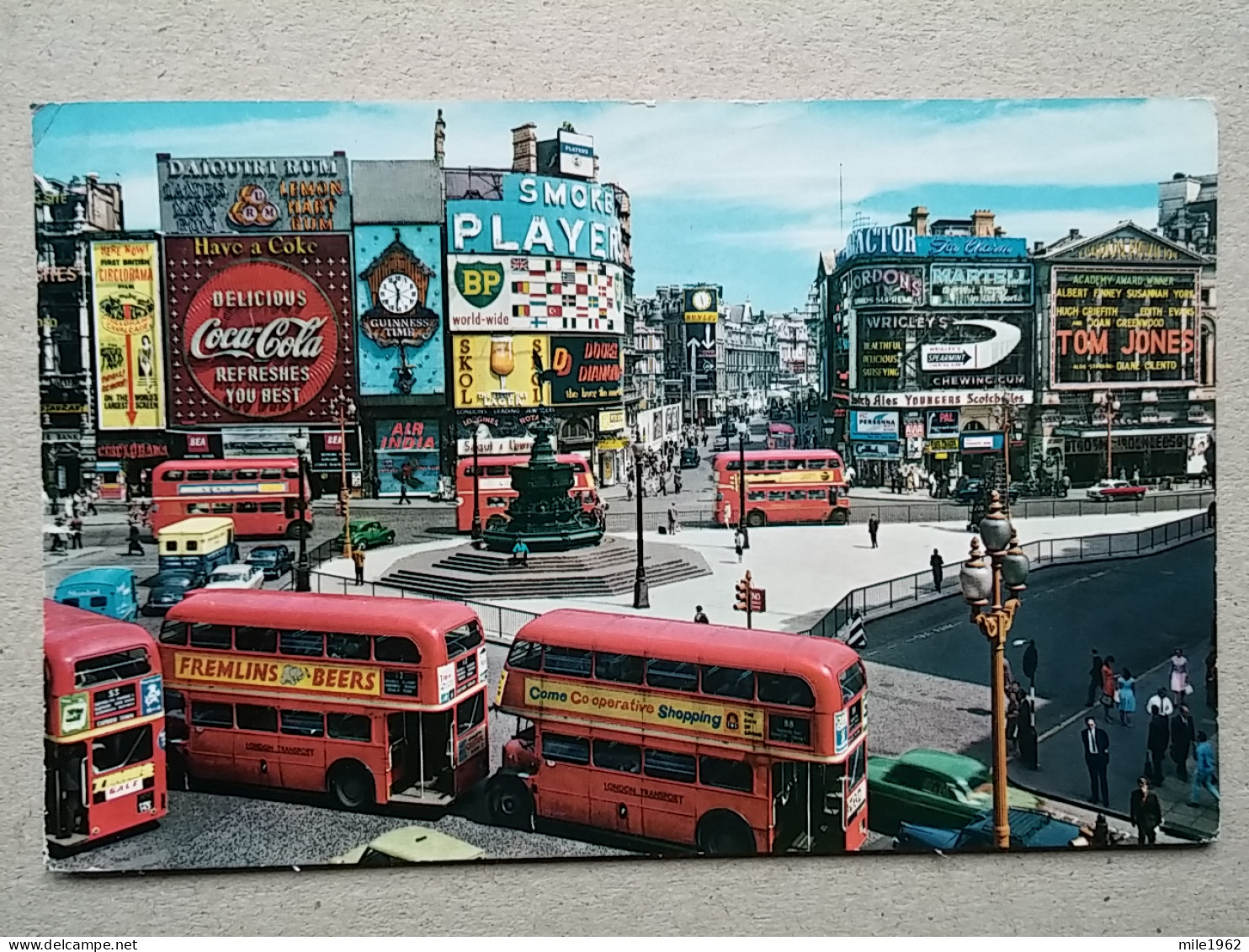 KOV 540-14 - LONDON, England, Bus, Autobus, Coca Cola - Piccadilly Circus