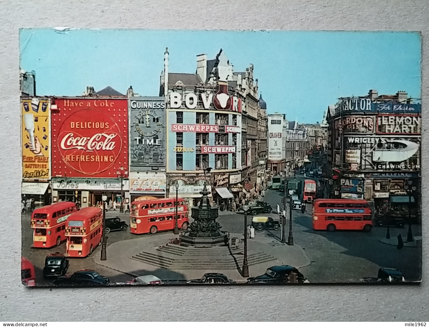 KOV 540-14 - LONDON, England, Bus, Autobus, Coca Cola - Piccadilly Circus