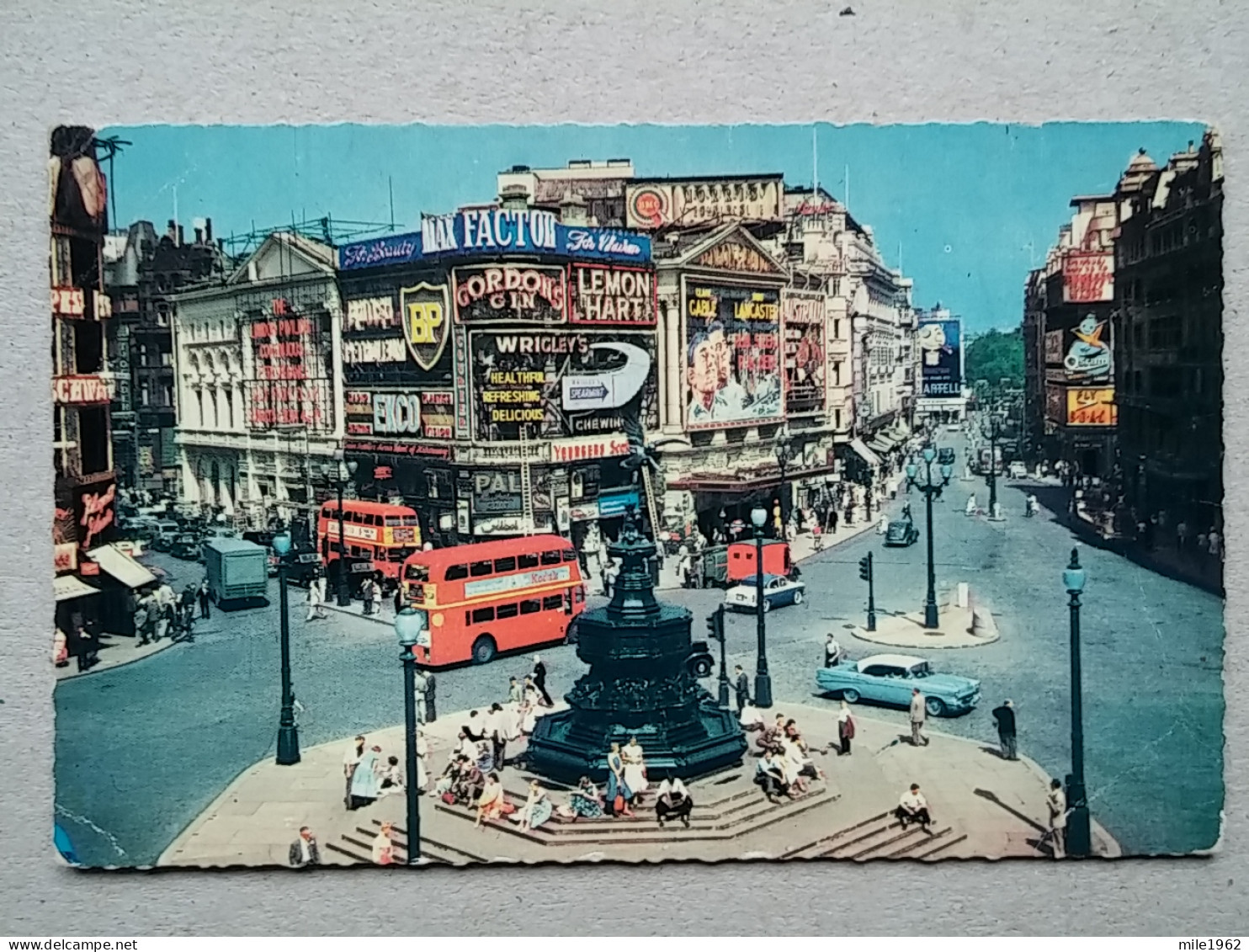 KOV 540-14 - LONDON, England, Bus, Autobus, - Piccadilly Circus