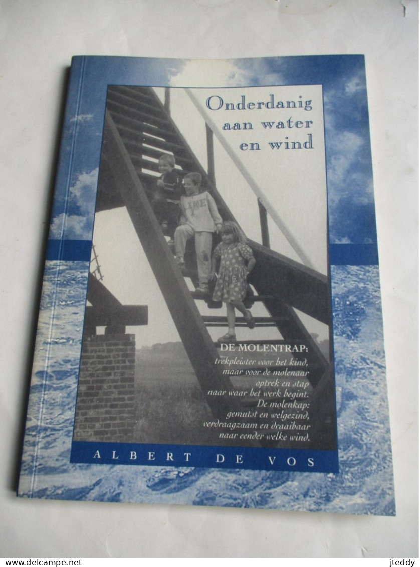 Boek     ALBERT  DE  VOS  Achteraan Opgedrag Door  Dr ;  Juris .  A . DE  GRAEVE  Voorzitter  Open Kring  ERPE -  MERE - Erpe-Mere