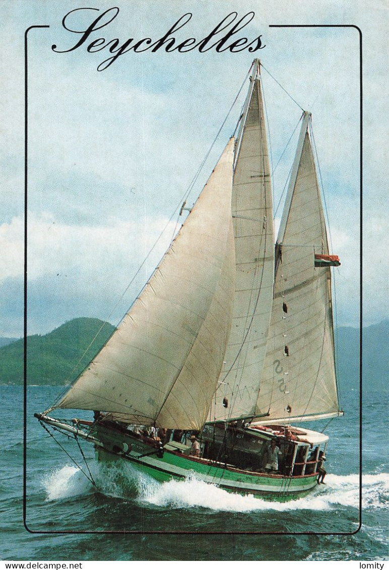 Seychelles Mahe Bateau Inter Island Schooner CPM + Timbre - Seychellen