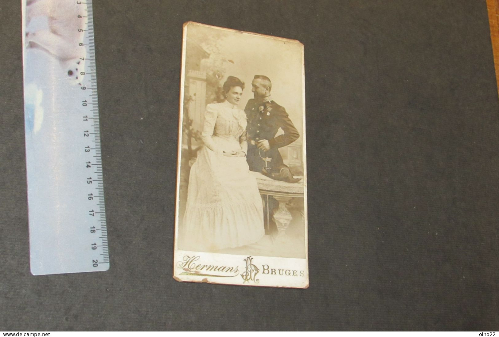 MILITAIRE EN UNIFORME AVEC SON SABLE A L'OCCASION DE SON MARIAGE - CIRCA 1890 - VOIR SCANS - Armes Blanches