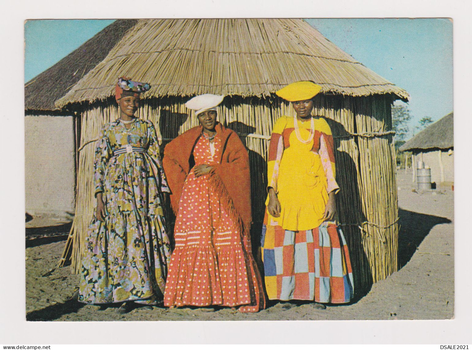 SOUTH AFRICA Tribal Life Women With Typical Wear, 1970s With Topic Stamp Flower Sent Airmail To Holland (67673) - Cartas & Documentos