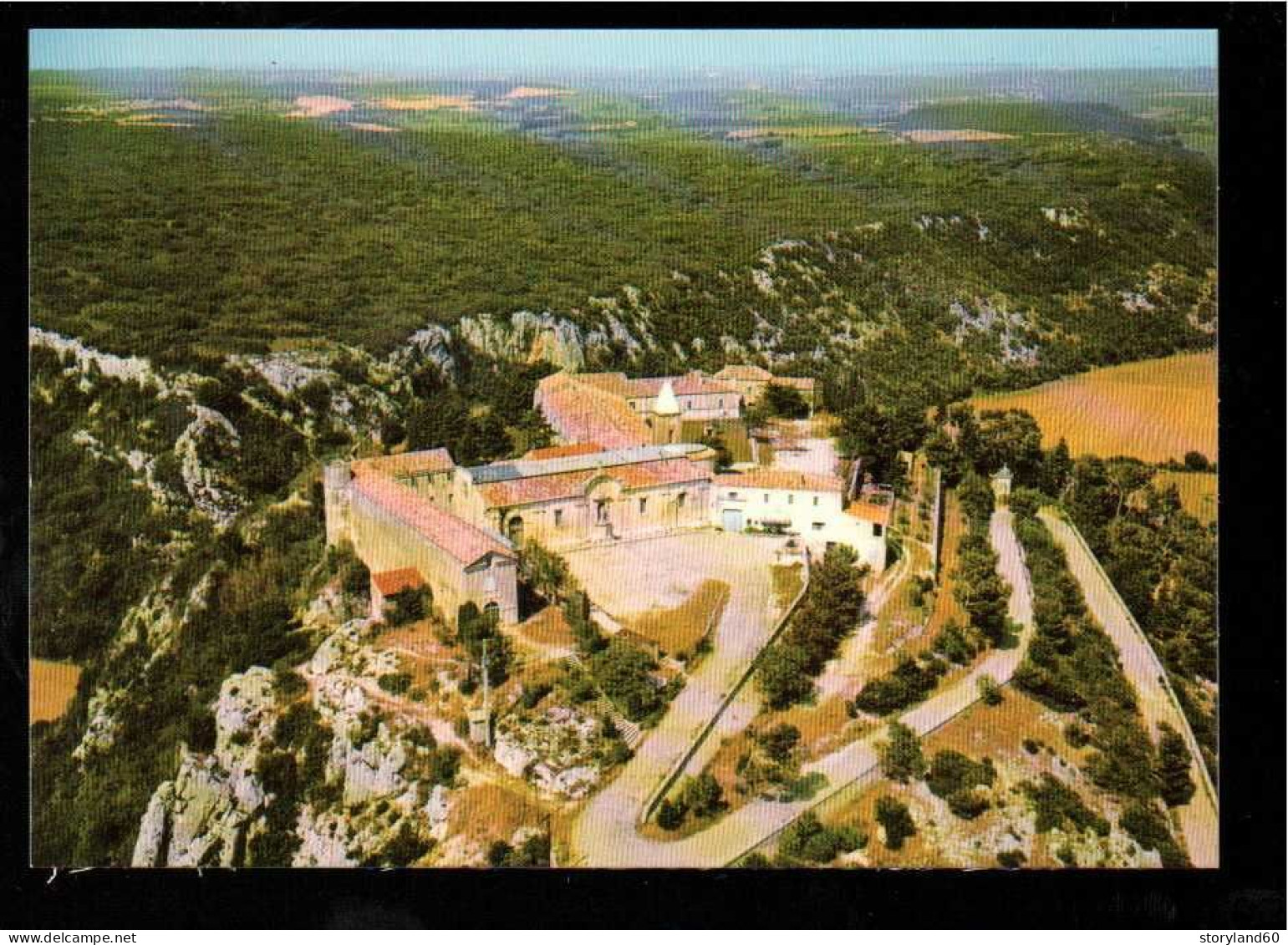 Cpm Rochefort Du Gard Vue Aérienne Sanctuaire De Notre Dame De Grace Foyer De Charité - Rochefort-du-Gard