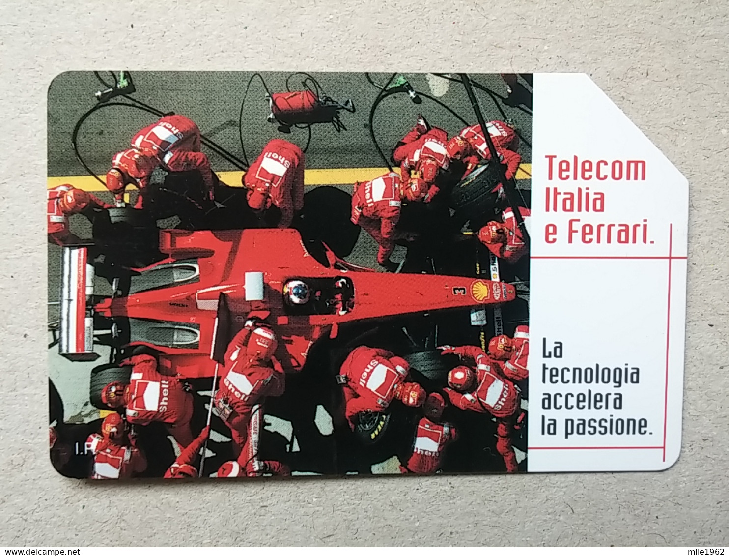 T-587 - ITALY Telecard, Télécarte, Phonecard, - FERRARI - FORMULA 1 - F1 - Other & Unclassified