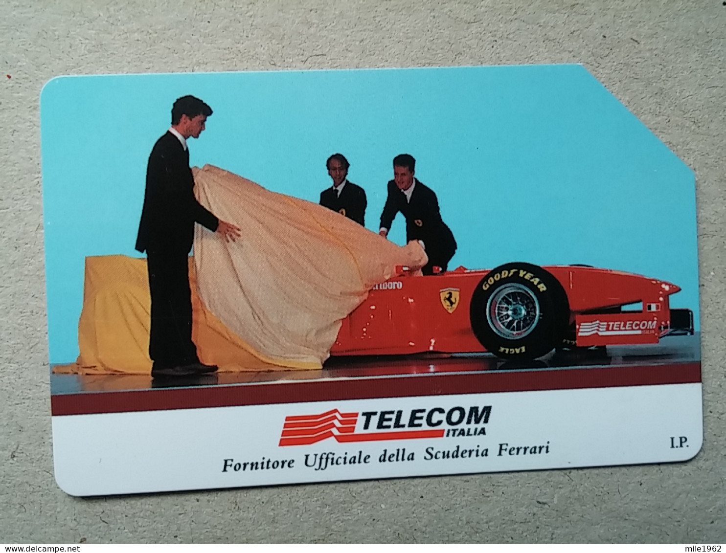 T-587 - ITALY Telecard, Télécarte, Phonecard, - FERRARI - FORMULA 1 - F1 - Autres & Non Classés