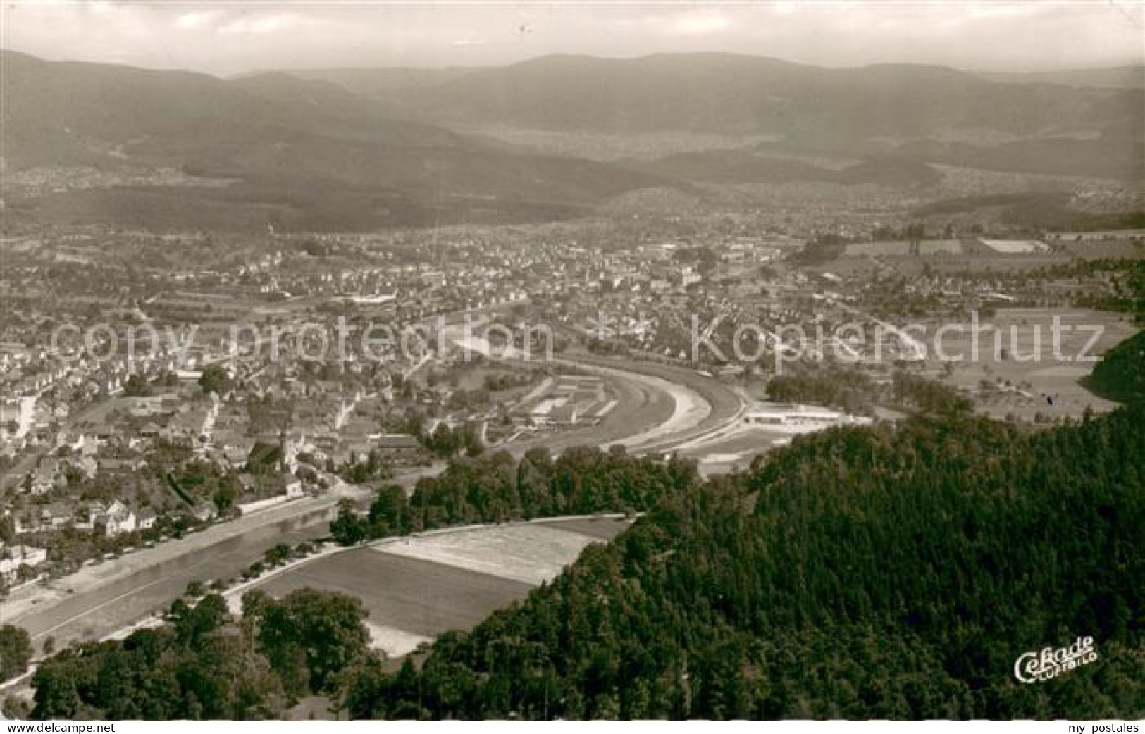 73764609 Gaggenau Blick Ueber Rotenfels Auf Gaggenau Und Die Schwarzwaldberge Ga - Gaggenau