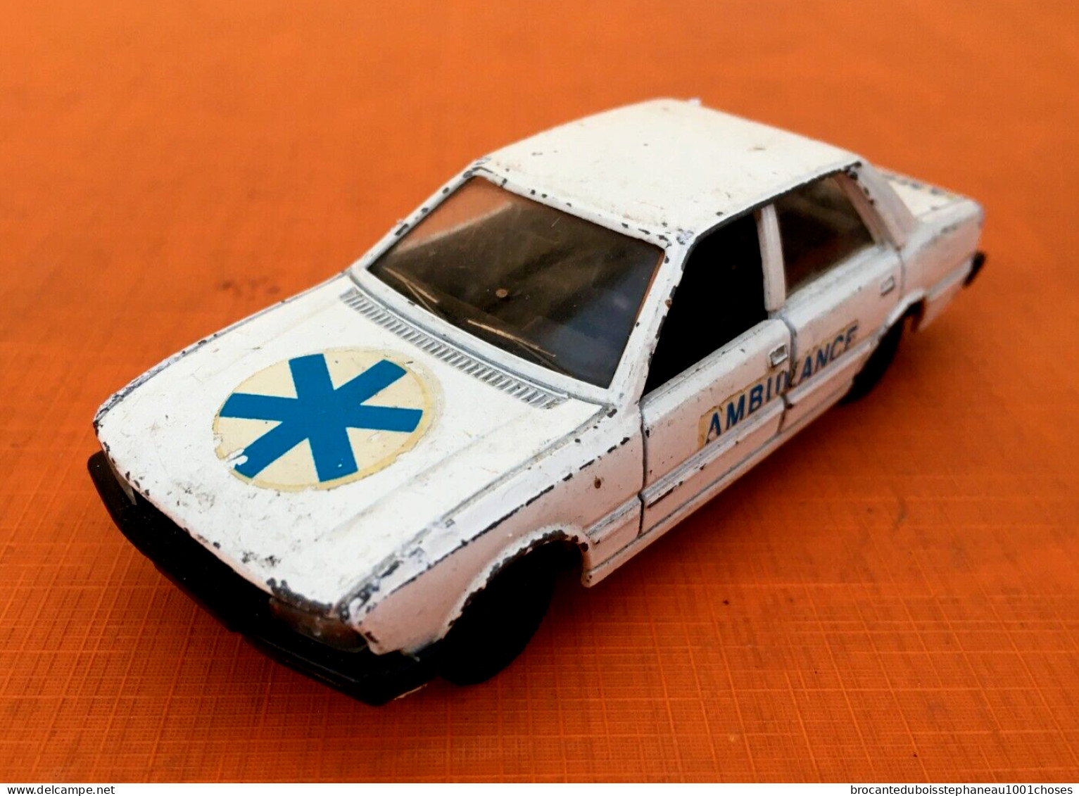 Voiture Miniature Peugeot 505 Ambulance Solido - Solido