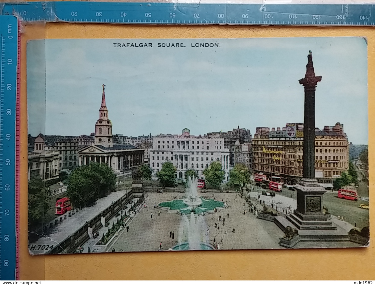 KOV 540-16 - LONDON, England,  - Trafalgar Square