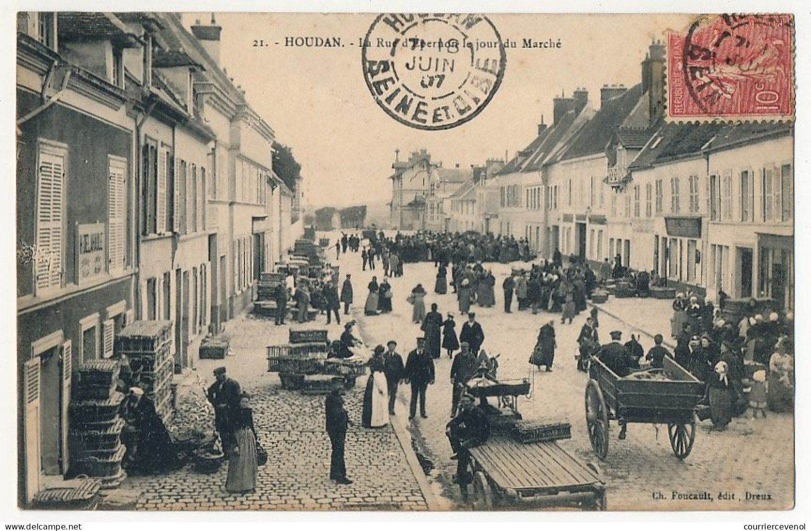 CPA - HOUDAN (Seine Et Oise) - La Rue D'Epernon Le Jour Du Marché - Houdan