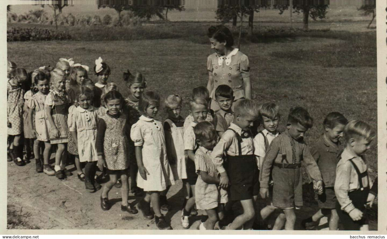 DIFFERDANGE - Photo Original D'une Classe D'École Avec Leur Institutrice - Differdingen