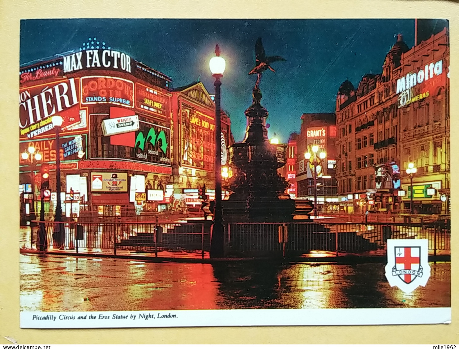 KOV 540-24 - LONDON, England,  - Piccadilly Circus