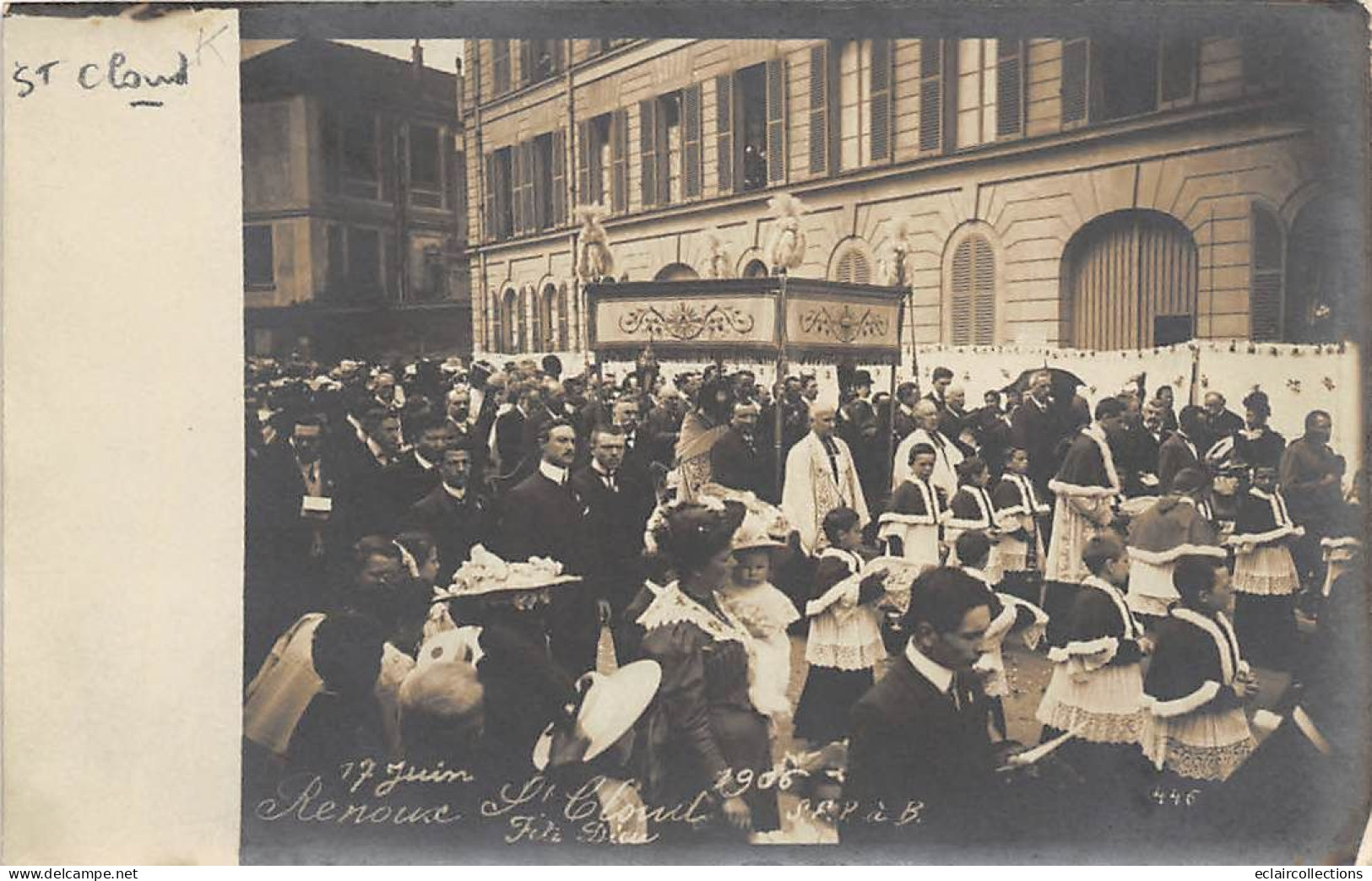 Saint Cloud      92     Procession De La Fête Dieu 1906.   Carte Photo    (voir Scan) - Saint Cloud