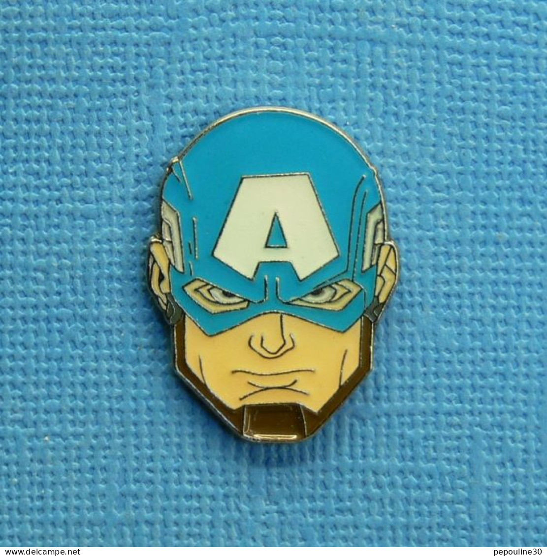 1 PIN'S /  ** MASQUE DE CAPTAIN AMÉRICA Steven « Steve » ROGERS / THE AVENGERS / MARVEL COMICS ** . (©Marvel ©Disney) - Kino