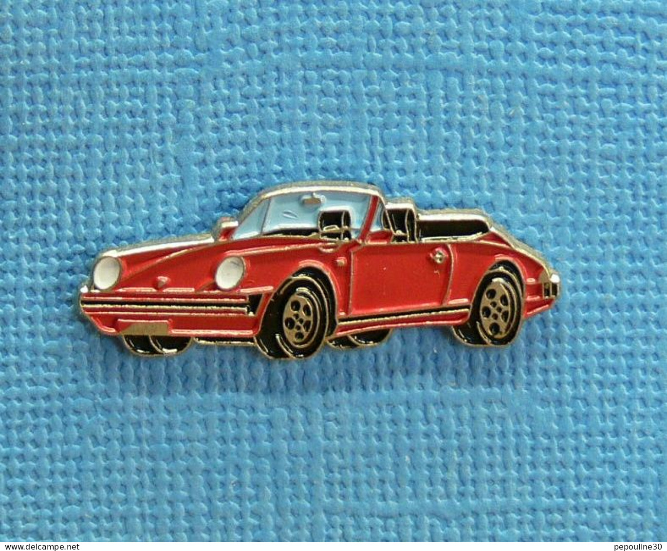 1 PIN'S /  ** PORSCHE 911 (964) CARRERA CABRIOLET / 1991 ** . (A.T.92.H.M.) - Porsche