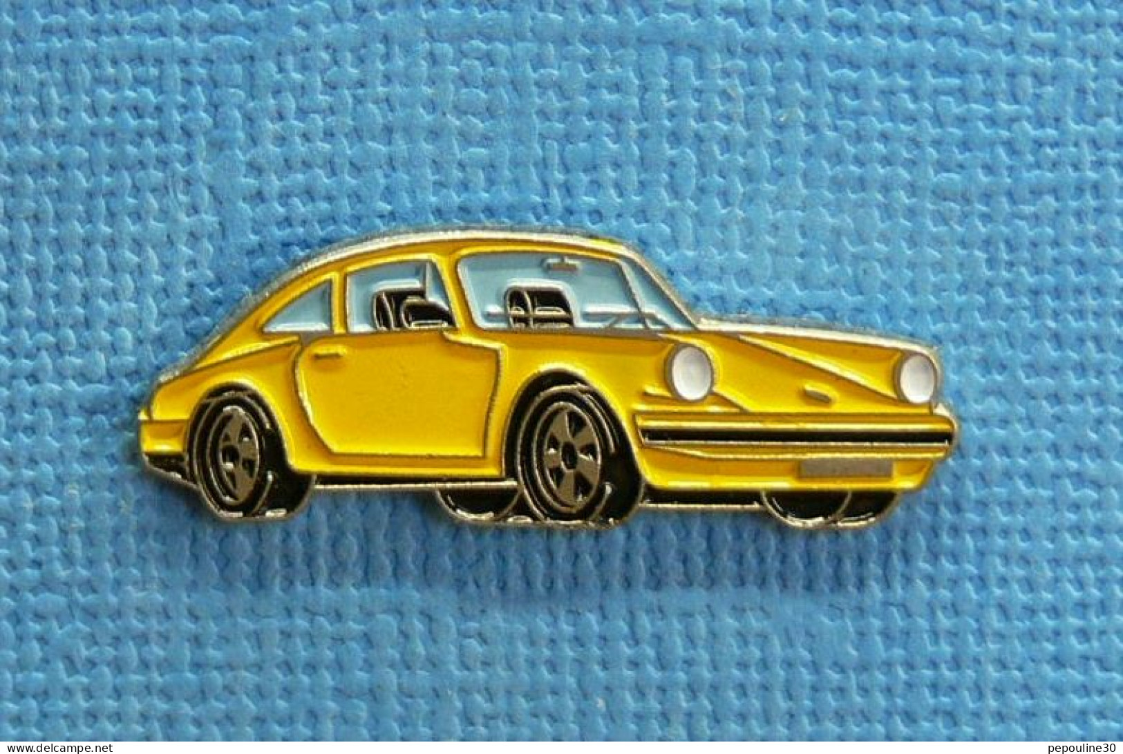 1 PIN'S /  ** PORSCHE 911 (964) CARRERA / 1991 ** . (A.T.92.H.M.) - Porsche