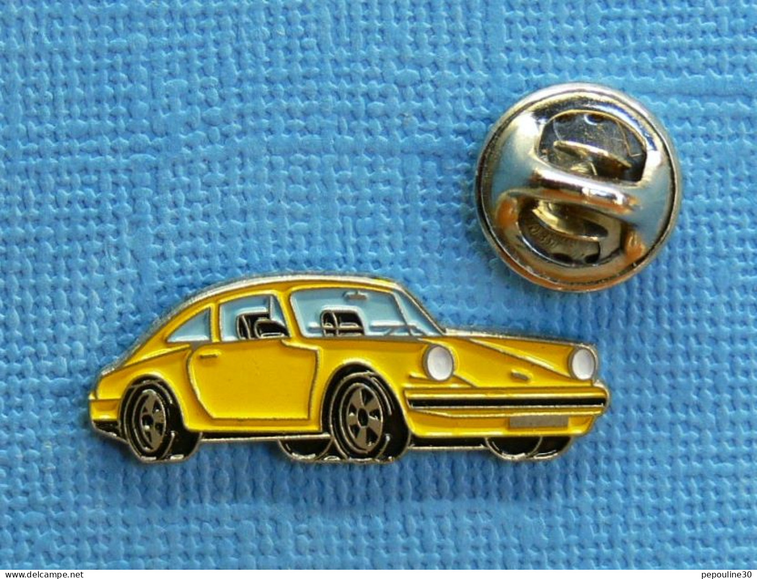 1 PIN'S /  ** PORSCHE 911 (964) CARRERA / 1991 ** . (A.T.92.H.M.) - Porsche