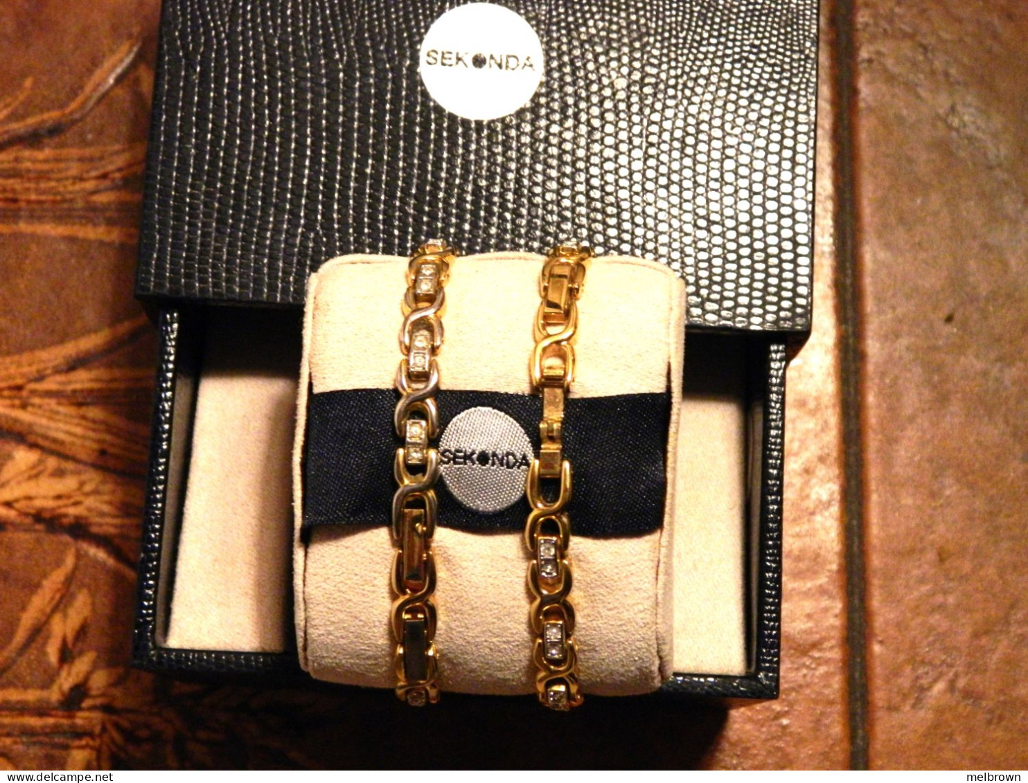 Vintage Ladies Gold Tone And Diamante SEKONDA Dress Watch And Bracelet Set - Horloge: Juwelen