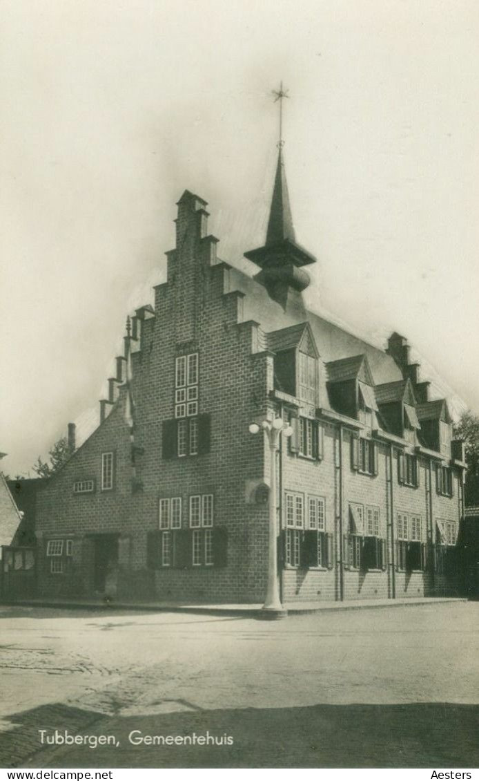 Tubbergen; Gemeentehuis - Niet Gelopen. (Fa. Van Der Heijden - Tubbergen) - Tubbergen