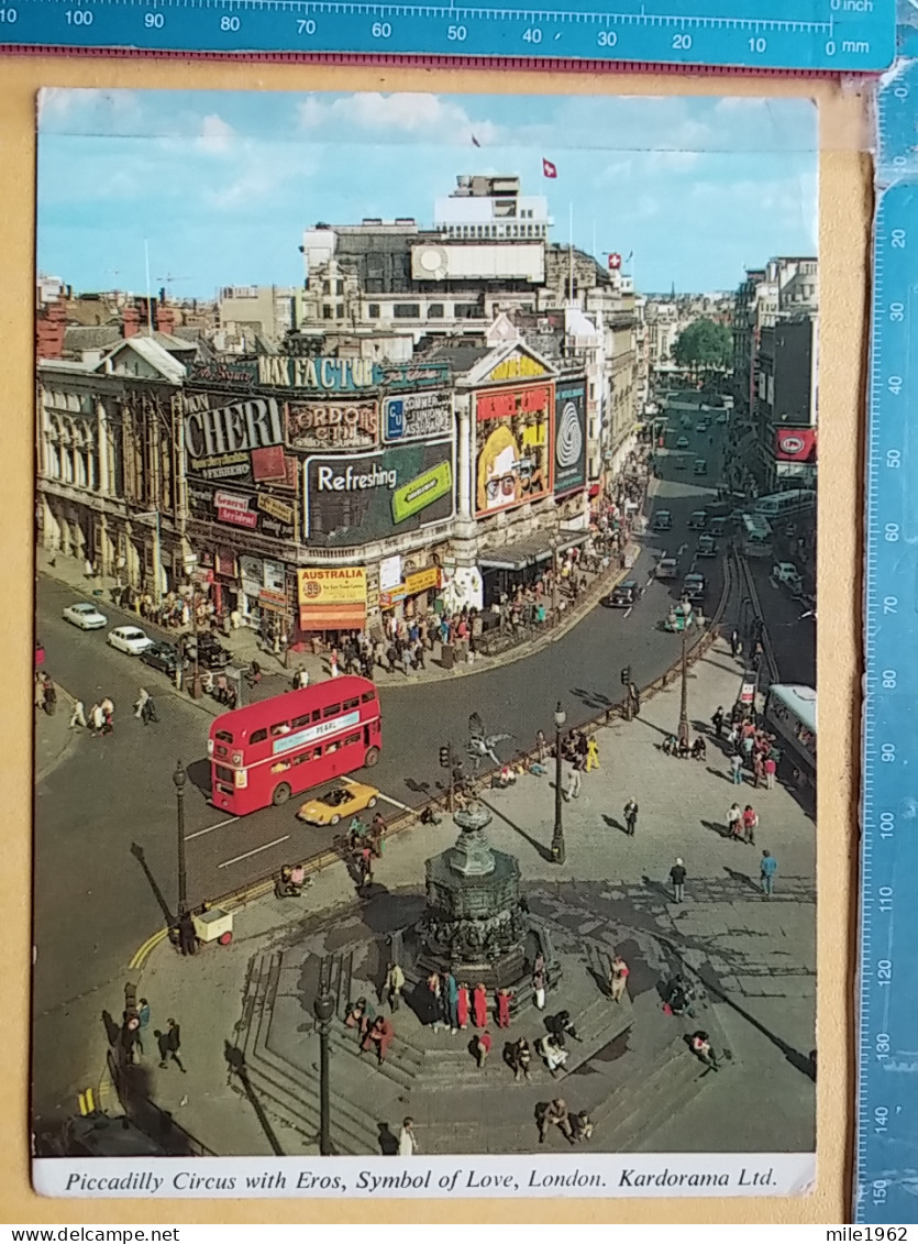 KOV 540-26 - LONDON, England, BUS, AUTOBUS - Piccadilly Circus