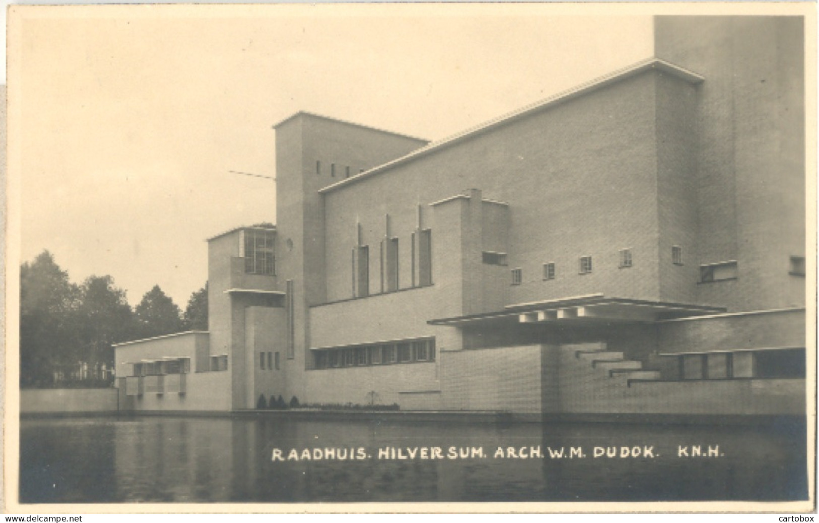 Hilversum, Raadhuis Hilversum, Arch. W.M. Dudok K.N.H.  (type Fotokaart) (architectuur) - Hilversum