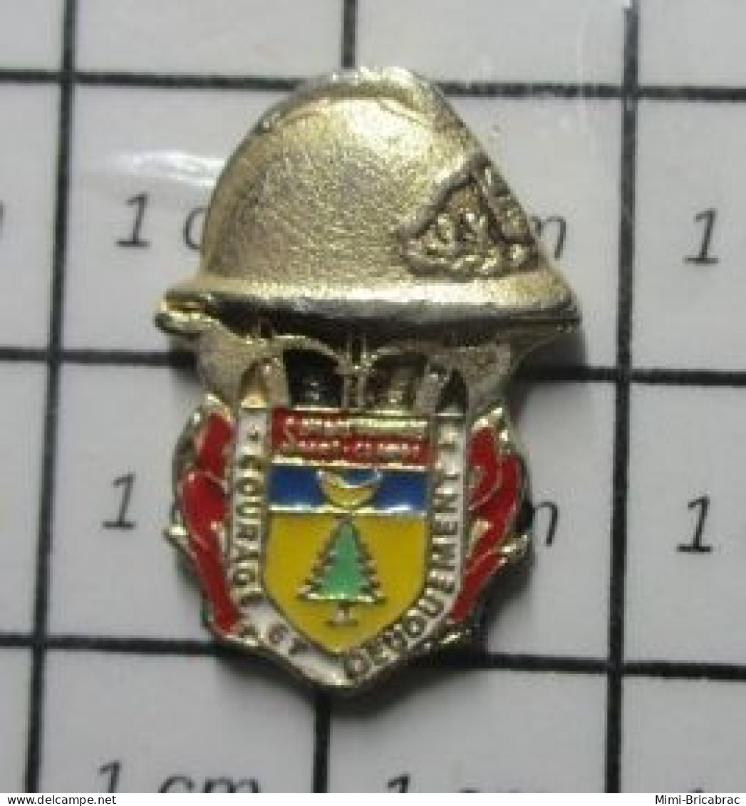 414A Pin's Pins / Beau Et Rare / POMPIERS / SAPEURS POMPIERS DE SAINT-???? BLASON ECUSSON - Cinéma