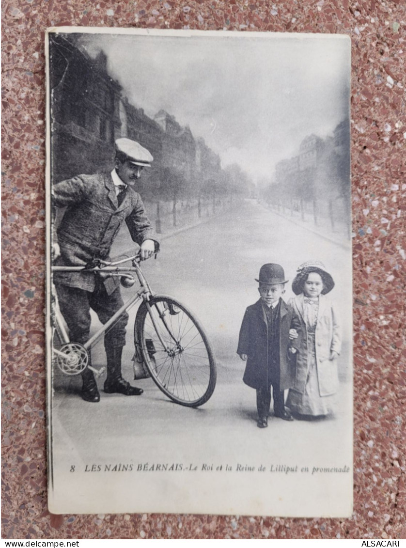 Les Nains Béarnais , Le Roi Et La Reine Lilliput En Promenade - Artistes