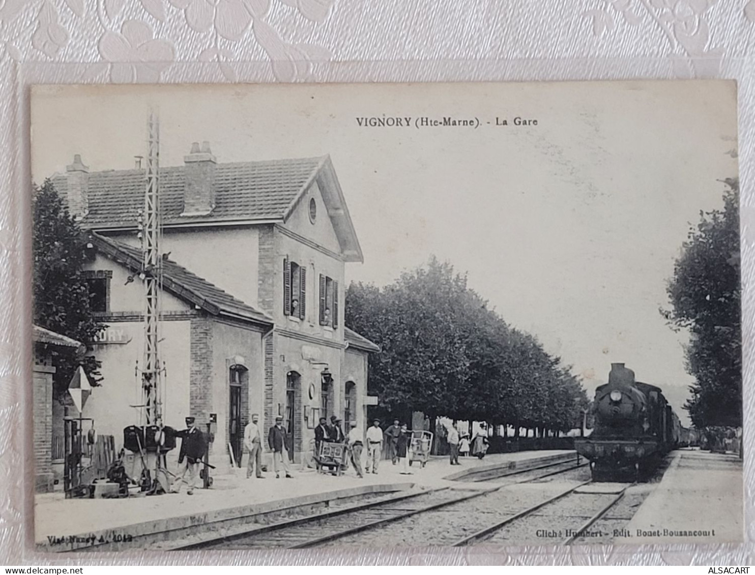 Vignory , La Gare Avec Train - Vignory