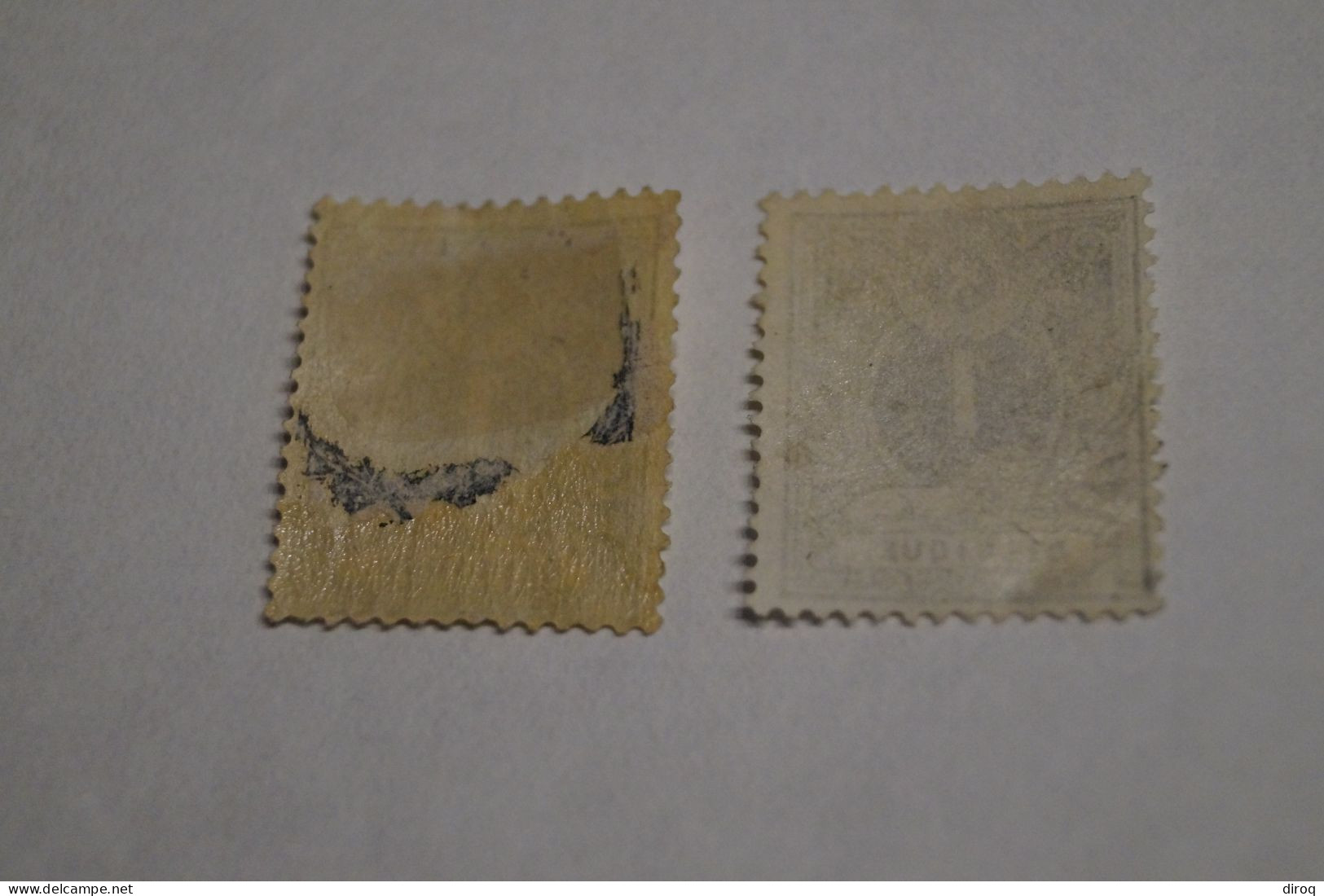 Série De 2 Timbres Différants,lion Couché,neuf,voir Gomme à L'arrière,trace De Papier - 1869-1888 Leone Coricato