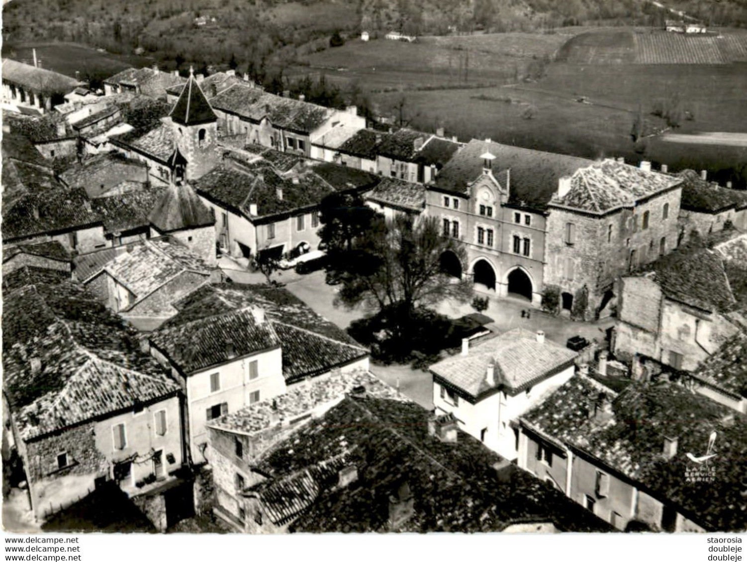 D47  .. TOURNON D'AGENAIS  La Mairie Et La Place - Tournon D'Agenais