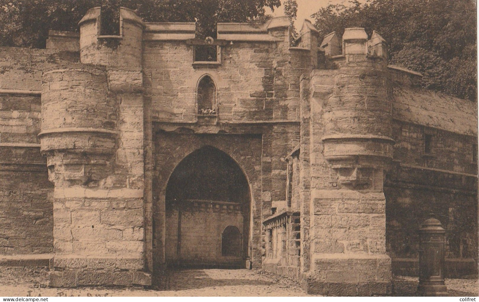 Hainaut - Antoing  -  Entrée Du Château  DR - Antoing