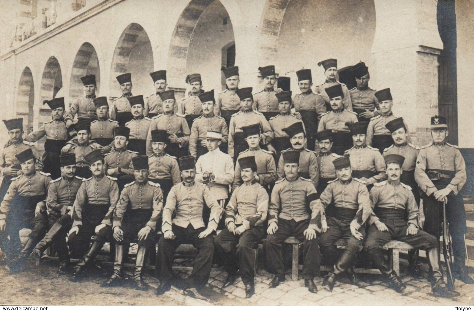 Militaria - Carte Photo - Soldats Militaires Régiment De Spahis - Régiments