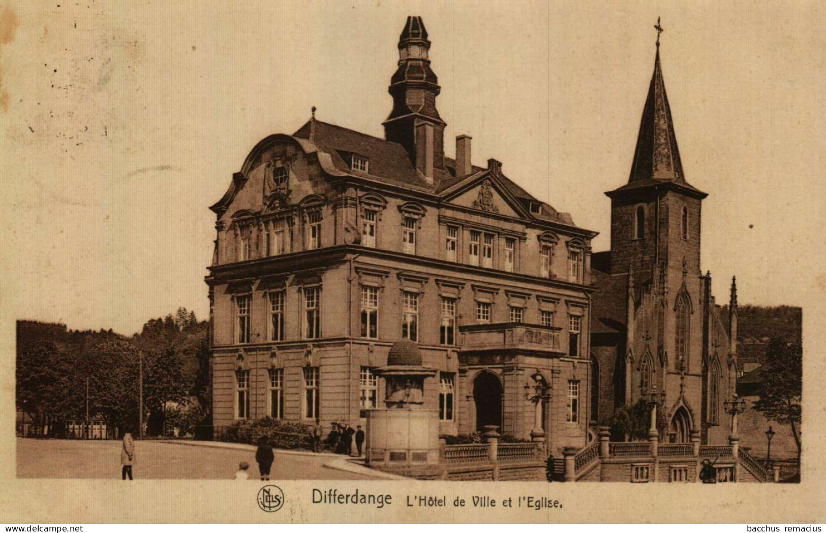 DIFFERDANGE - L'Hotel De Ville Et  L'Église - Differdingen