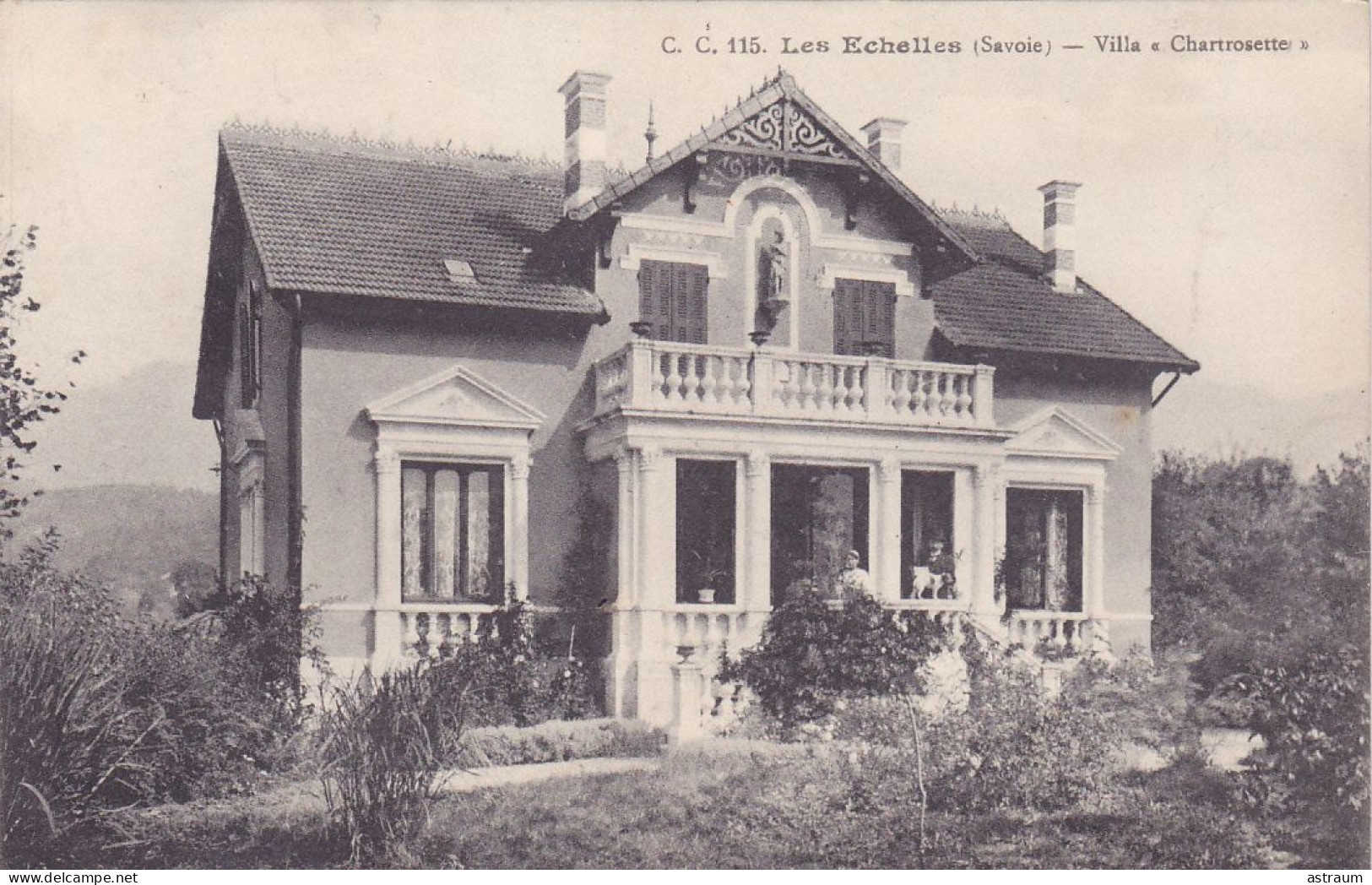 Cpa - 73 - Les Echelles -peu Courante- Personnages - Villa " Chartrosette " - Edi C.C N°115 - Les Echelles