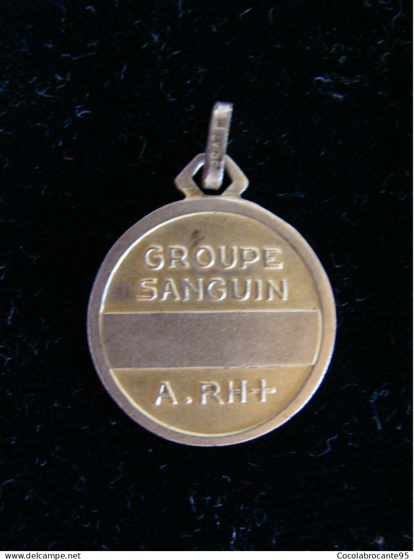 MEDAILLE GROUPE SANGUIN Vintage Plaqué OR - Other & Unclassified