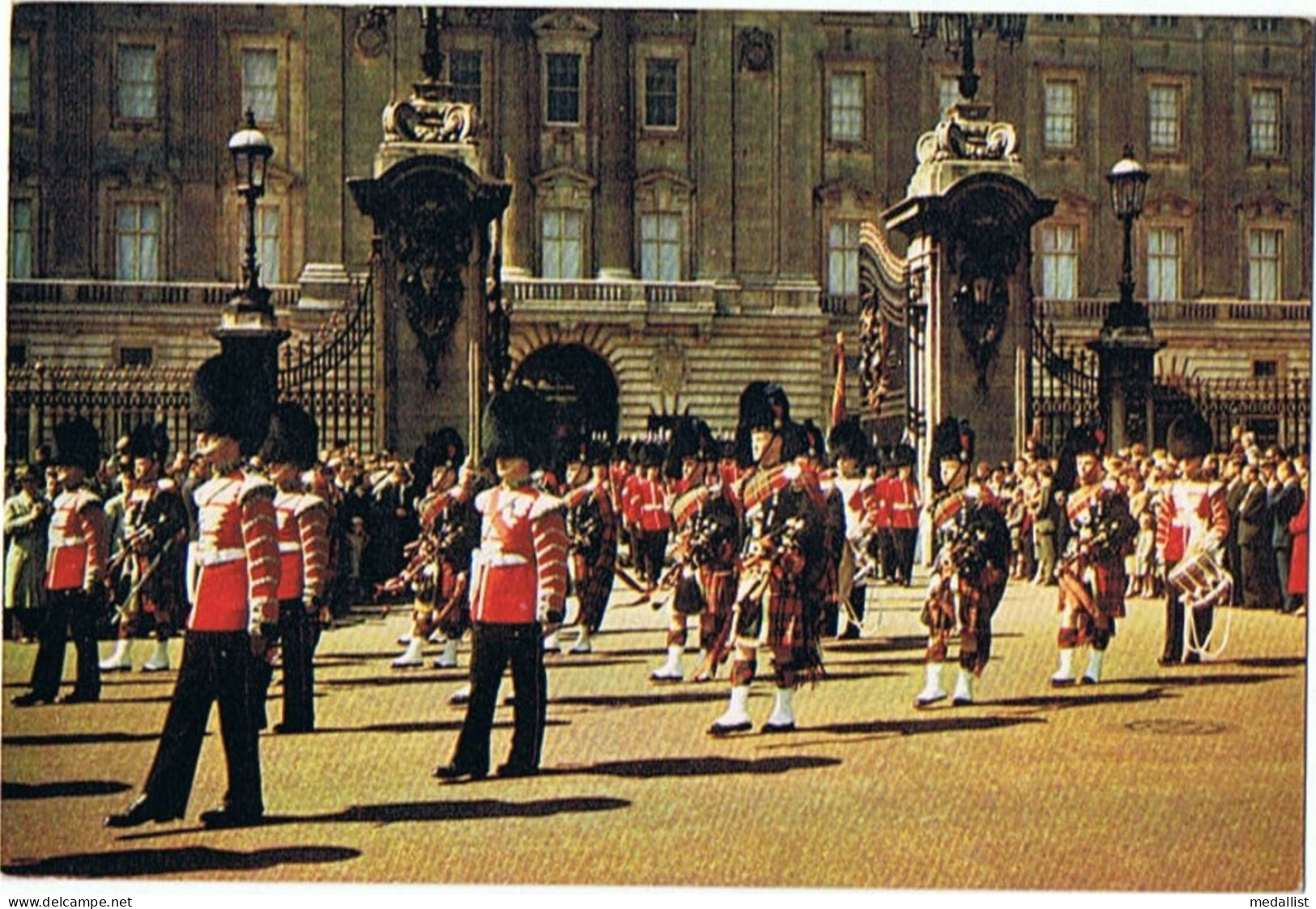 CPM..ROYAUME UNI..ANGLETERRE..ENGLAND..SCOTS GUARDS..BUCKINGHAM PALACE - Buckingham Palace