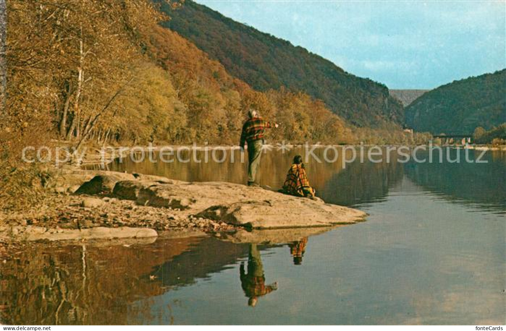 72944162 Harpers_Ferry_West_Virginia Fishing On The Potomac - Andere & Zonder Classificatie