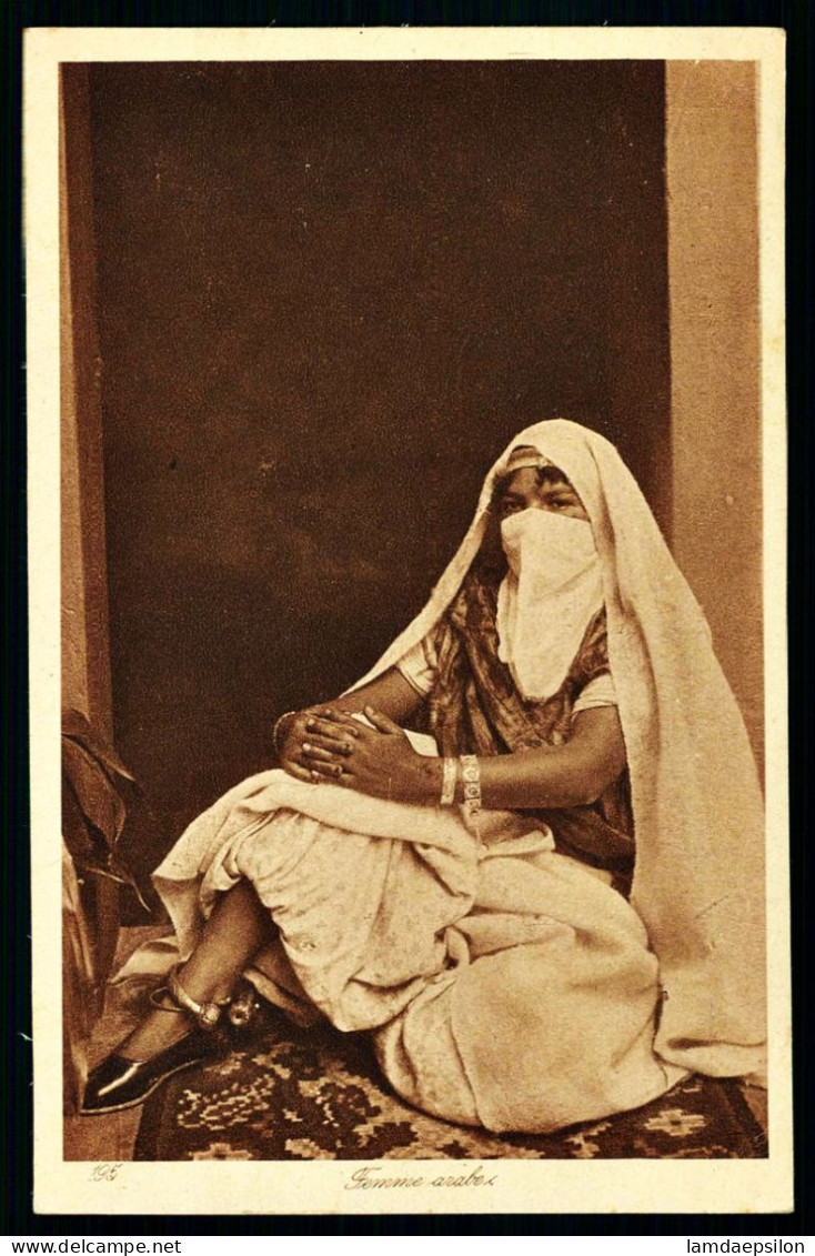 A67  ALGERIE CPA  FEMME ARABE - Collections & Lots