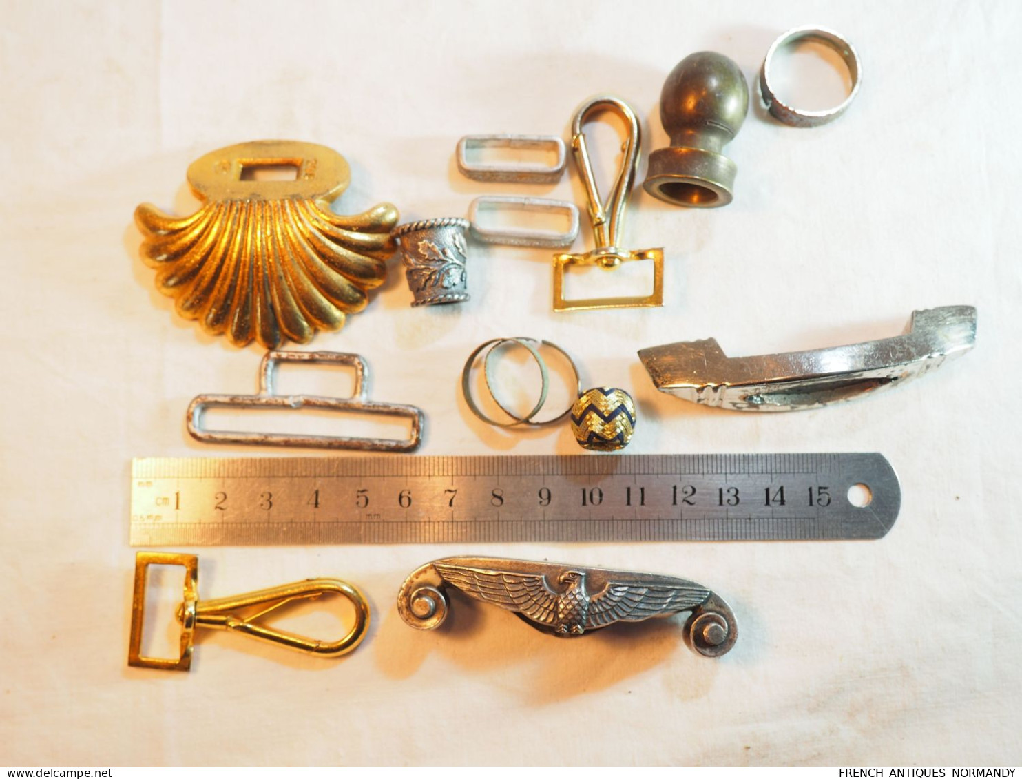Rare lot authentique d'éléments de dagues et d'épées allemandes - seconde guerre mondiale   Nombreuses pièces, de dagues
