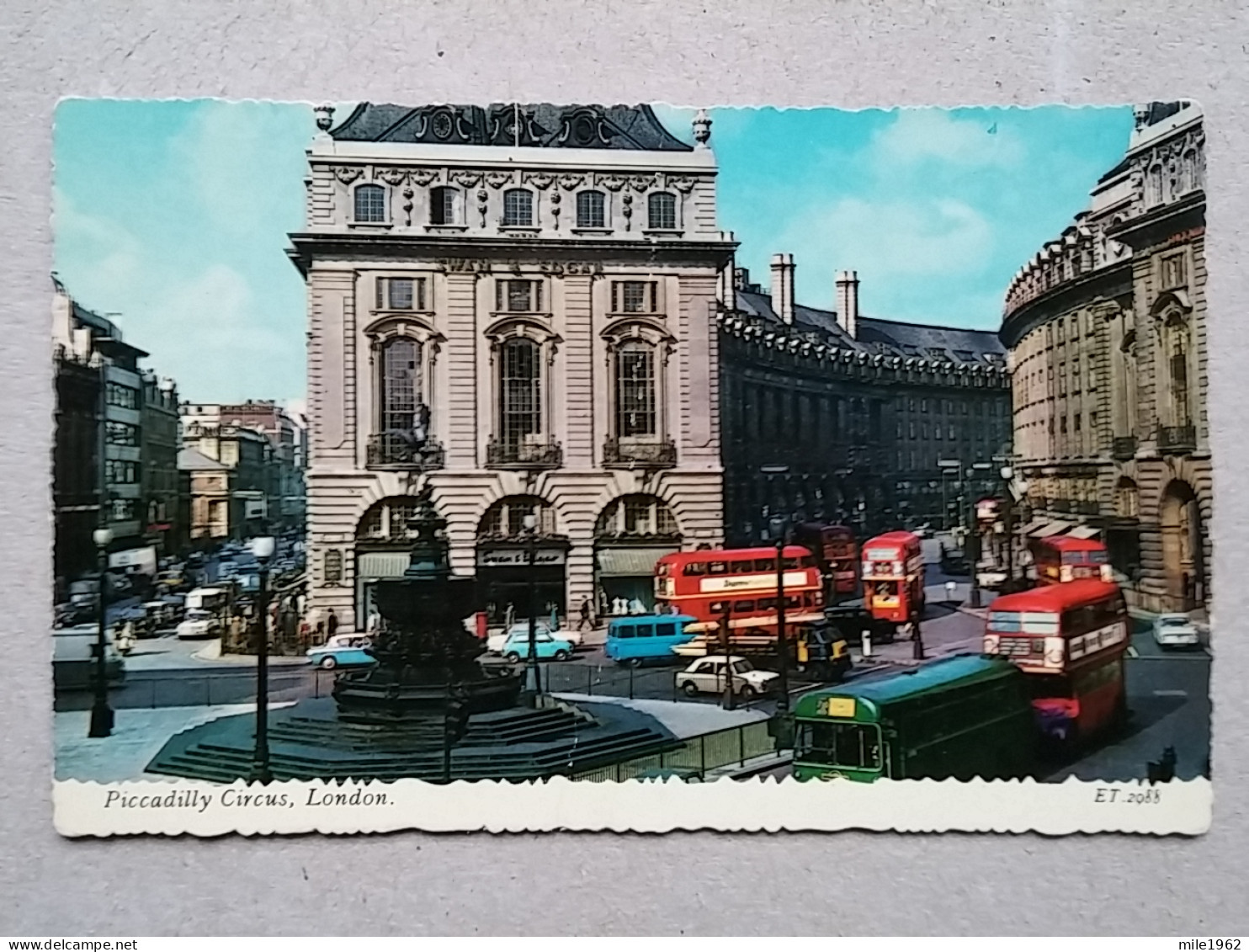 KOV 540-28 - LONDON, England, Bus, Autobus,  - Piccadilly Circus