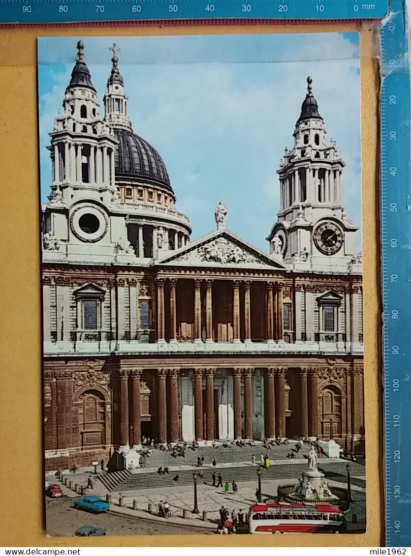 KOV 540-33 - LONDON, England,  - St. Paul's Cathedral